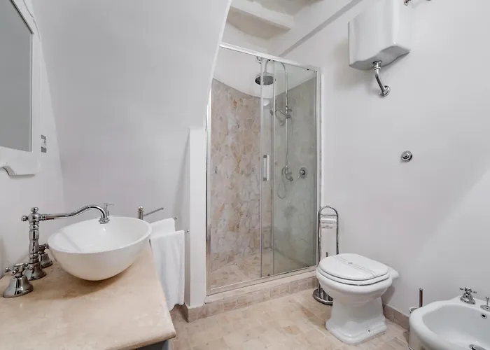 Experience Spanish Steps Apartment